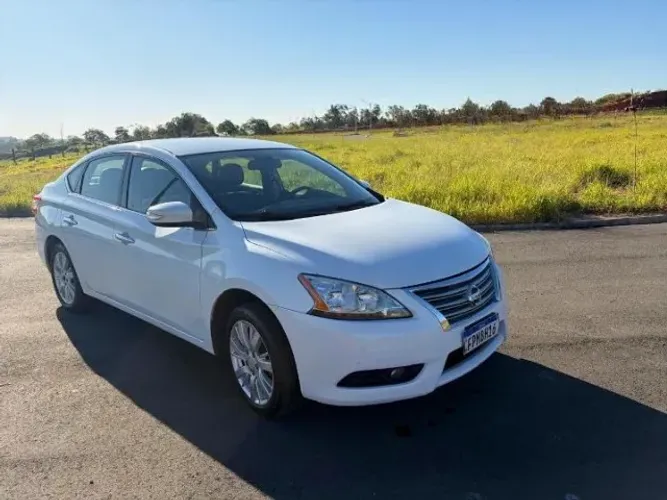Nissan Sentra SL 2.0/ 2.0 Flex Fuel 16V Aut. 2015