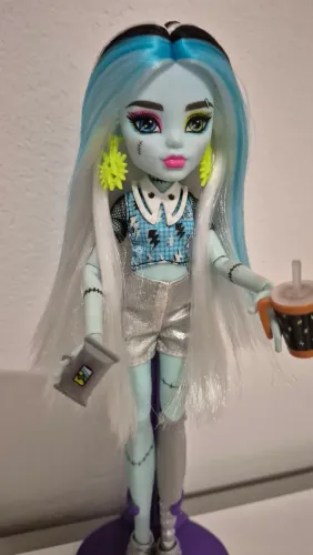 Monster high frankie SS1 skulltimate secrets 1