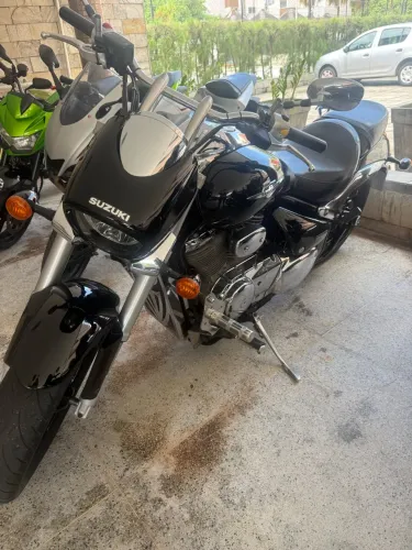 Suzuki Boulevard M800