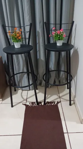 Vende-se banqueta, semi nova