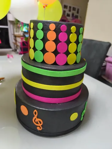 Bolo Cenográfico Neon - Venda