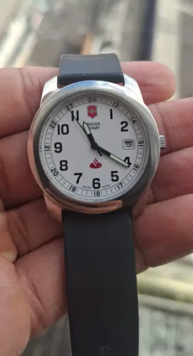 Relógio victorinox original vendo olx pay mais entrega para todo Brasil faço envio