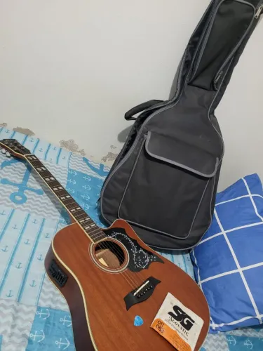 Violão Michael Original Novo <br><br>Acompanhamento Capa e cordas.<br><br>Pedida: 1.100$