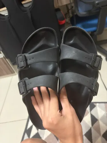 Chinelo Birken Preto