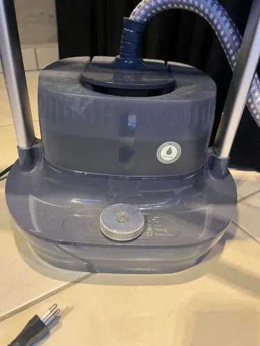 Vaporizador de Roupas Electrolux Expert (modelo EGS20)