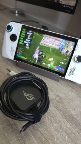 Rog Ally Z1 Extreme em excelente estado. Leia a Descrição!
