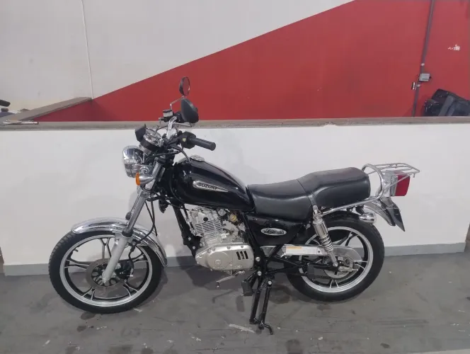 Intruder 125 - Bonita moto