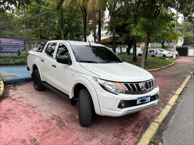 Mitsubishi L200 Triton Sport GLS 2.4 CD Diesel Aut. 2023