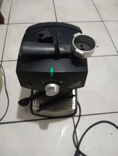 Cafeteira elétrica retirar peças