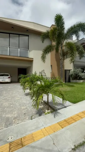 Casa à Venda no Portal do Sol Mendanha | 4 Suítes, Piscina e 6 Vagas em Goiânia