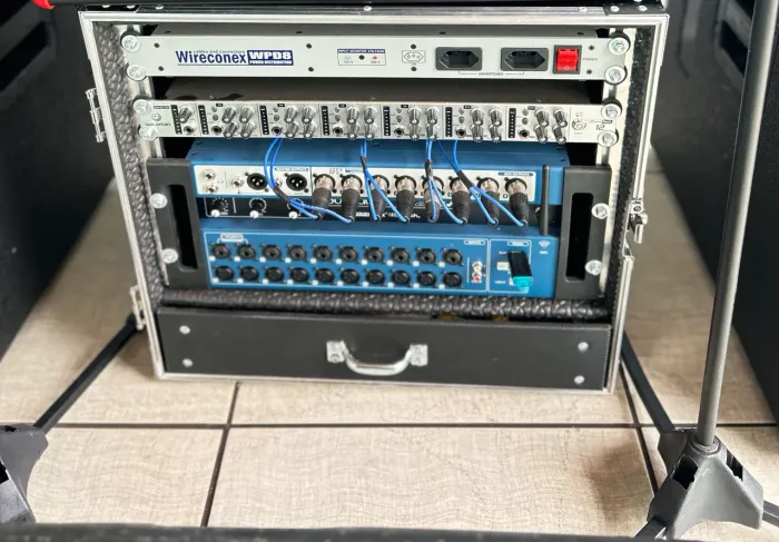 Rack completo com Ui24 e Power Play HA800