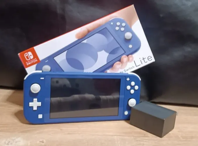 Vendo Nintendo Switch Lite Azul Original  32GB  Bloqueado  Estado de Novo   Negociável 