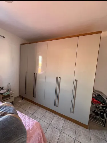 Guarda roupa 6 portas