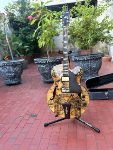 GUITARRA IBANEZ EXOTIC EXPLORER - ITEM DE COLECIONADOR!
