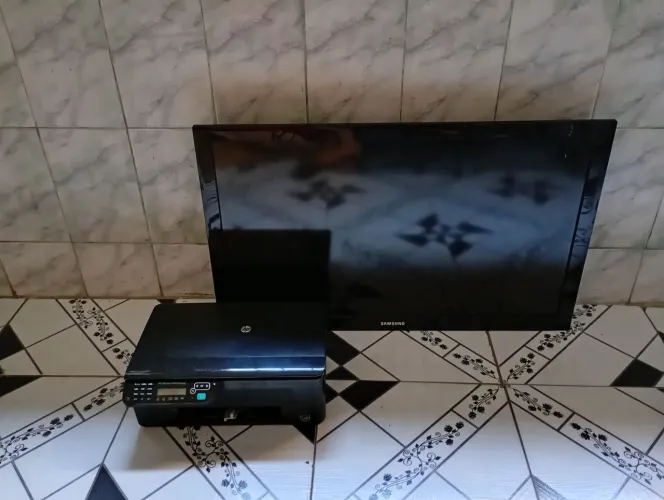 Combo TV Samsung+impressora HP antiga---Para conserto ou Reaproveitamento de peças