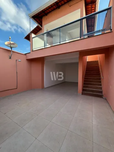 Casa 3 Quartos, com 02 suítes para locação no Bairro Ingá
