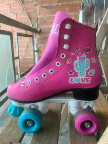 PATINS RETRÔ ROSA 33/34 RADICAL STREET