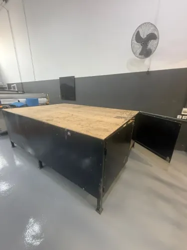 Bancada Industrial 2,75 x 1,90m Reforçada com Compartimentos Internos