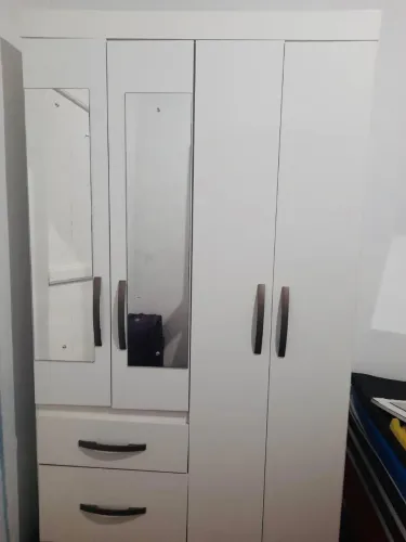 Guarda roupa seminovo 