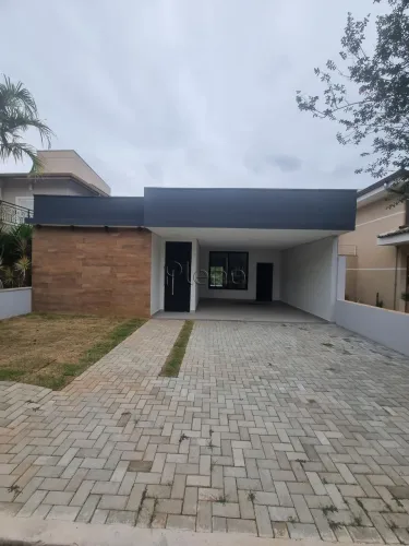Casa à Venda no Condomínio Vivenda das Cerejeiras em Valinhos, no bairro Jardim Alto da Co
