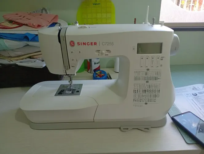 Máquina de Costura Eletrônica Singer C7255 Bivolt - [Excelente Estado / Pouco Uso]