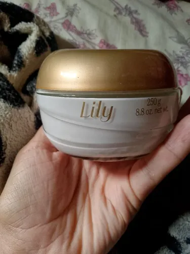 Creme Lily