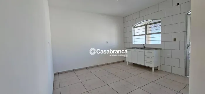 Casa para alugar com 02 quartos no Jardim São Camilo em Sorocaba/SP.