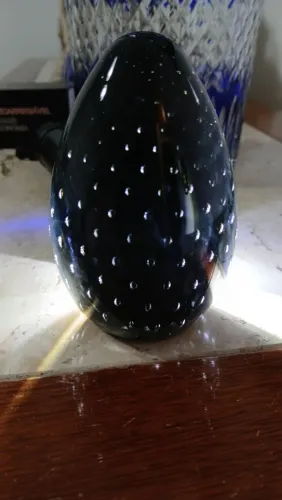 Cristal Murano preto em formato oval.