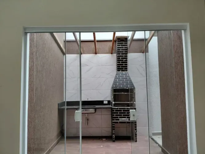 Venda casa térrea 3 Dormitórios e 1 Suíte e Closet na Sala de Jantar.