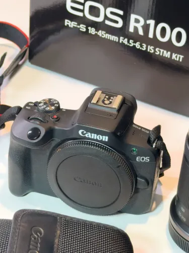 CANON R100