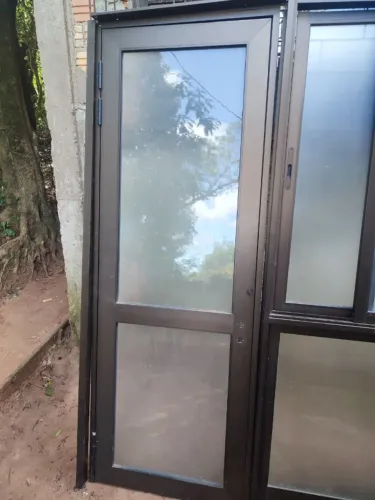 Porta em Alumínio Marrom!