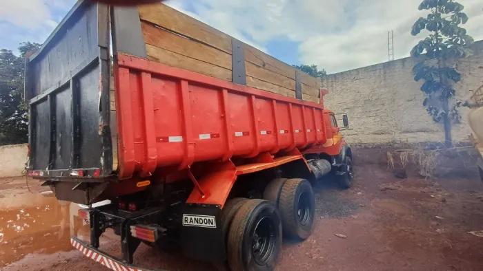 Mb 1313 Caçamba 6x2