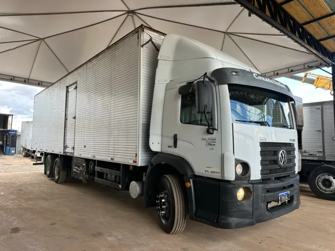 VW 24-280 ano:2014 Bau de 10.5mt completo