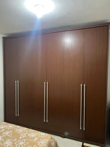 Guarda roupa casal amadeirado 6 gavetas, 6 portas