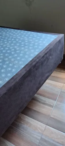 Cama box sem colchão.