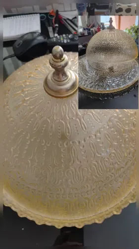Boleira ou cloche de vidro âmbar
