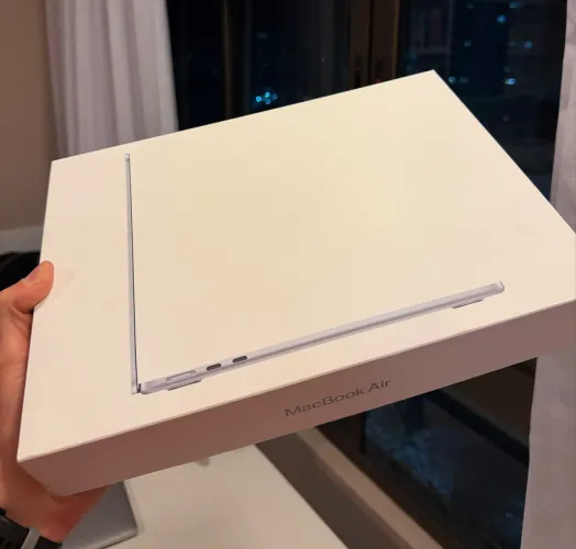 MACBOOK AIR M5 - SKY BLUE