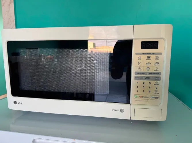 Micro-ondas LG 30L Branco - Seminovo, Funcionando Perfeitamente