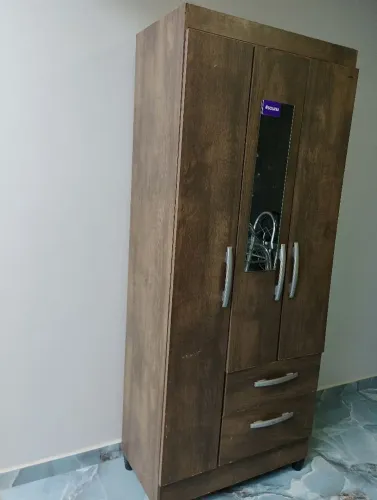 Guarda roupa de solteiro entrego