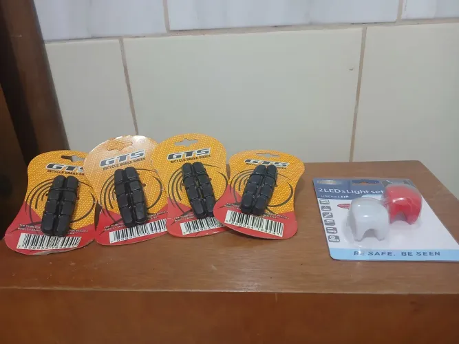 Par Lanterna Farol para Bicicleta - Novo - bônus 2 pares pastilhas de freios GTS - Novo