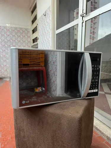 Micro-ondas LG 30L Prata/Painel Preto (leia a descrição)