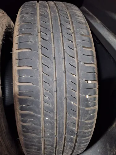 Pneu Goodyear 185/60 R15 88H - 229 reais cada