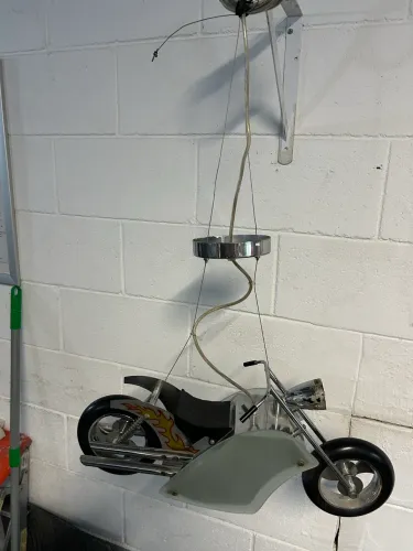 Luminária decorativa moto de pendurar 