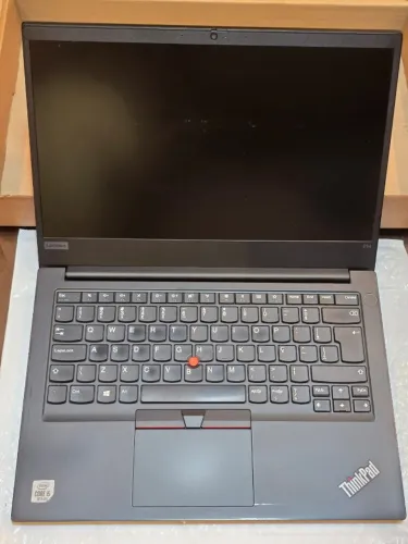 Notebook Lenovo ThinkPad E14 20RB0028BR Preto i5 10210U 10th 8GB NVME 240GB TOSHIBA W11 PR