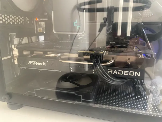 placa de video rx 9060 xt 16 gb asrock challenger