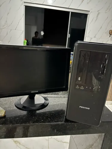 PC Completo Positivo com Monitor 18,5?, Teclado, Mouse e Áudio
