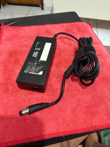 Fonte Carregador Original Dell 90W 19.5V 4.62A Modelo LA90PM111 (DP/N H0WW7)  