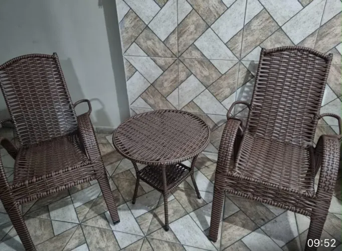 Conjunto de mesa com 2 cadeiras