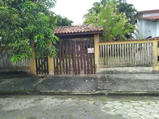 Casa com 1 dormitório próximo à praia no bairro Grandesp