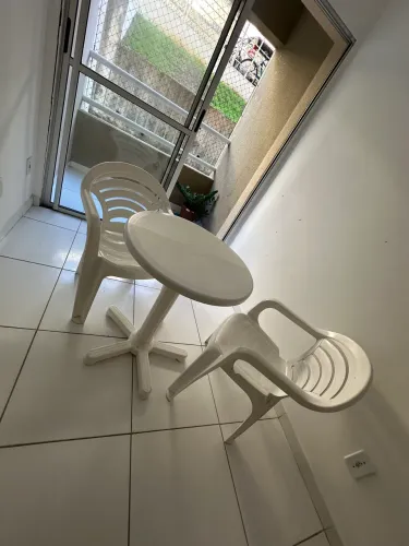 Conjunto de mesa e cadeira plástico